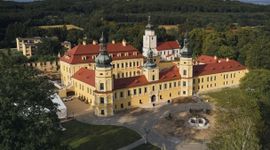 Kolejny zabytkowy pałac na Opolszczyźnie odzyskuje swój dawny blask [ZDJĘCIA]
