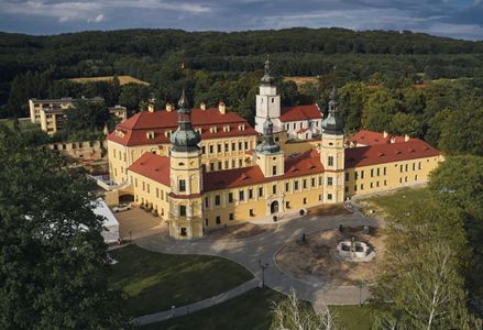 Kolejny zabytkowy pałac na Opolszczyźnie odzyskuje swój dawny blask [ZDJĘCIA]