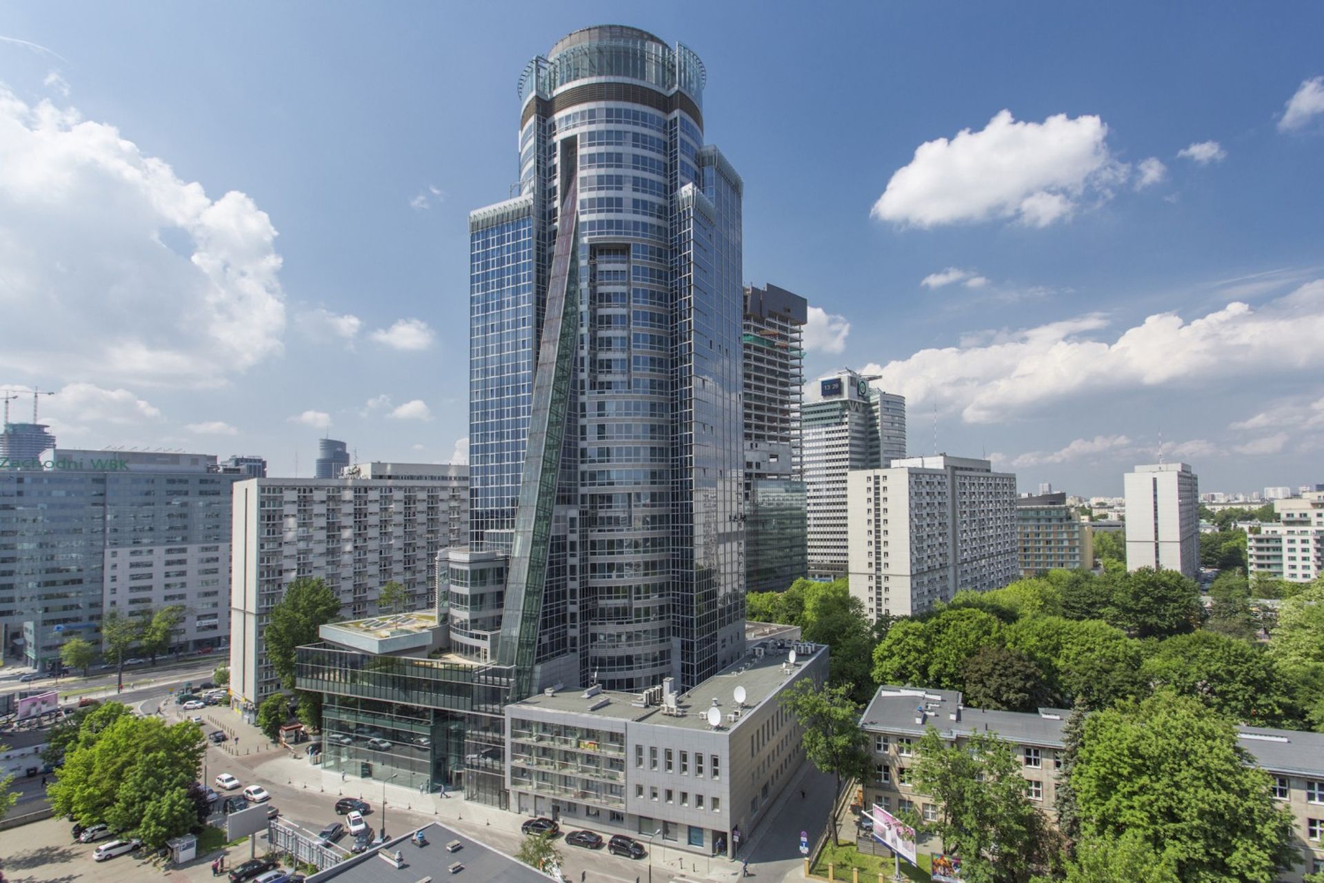 Biurowiec Spektrum Tower w Warszawie ma nowego zarządcę