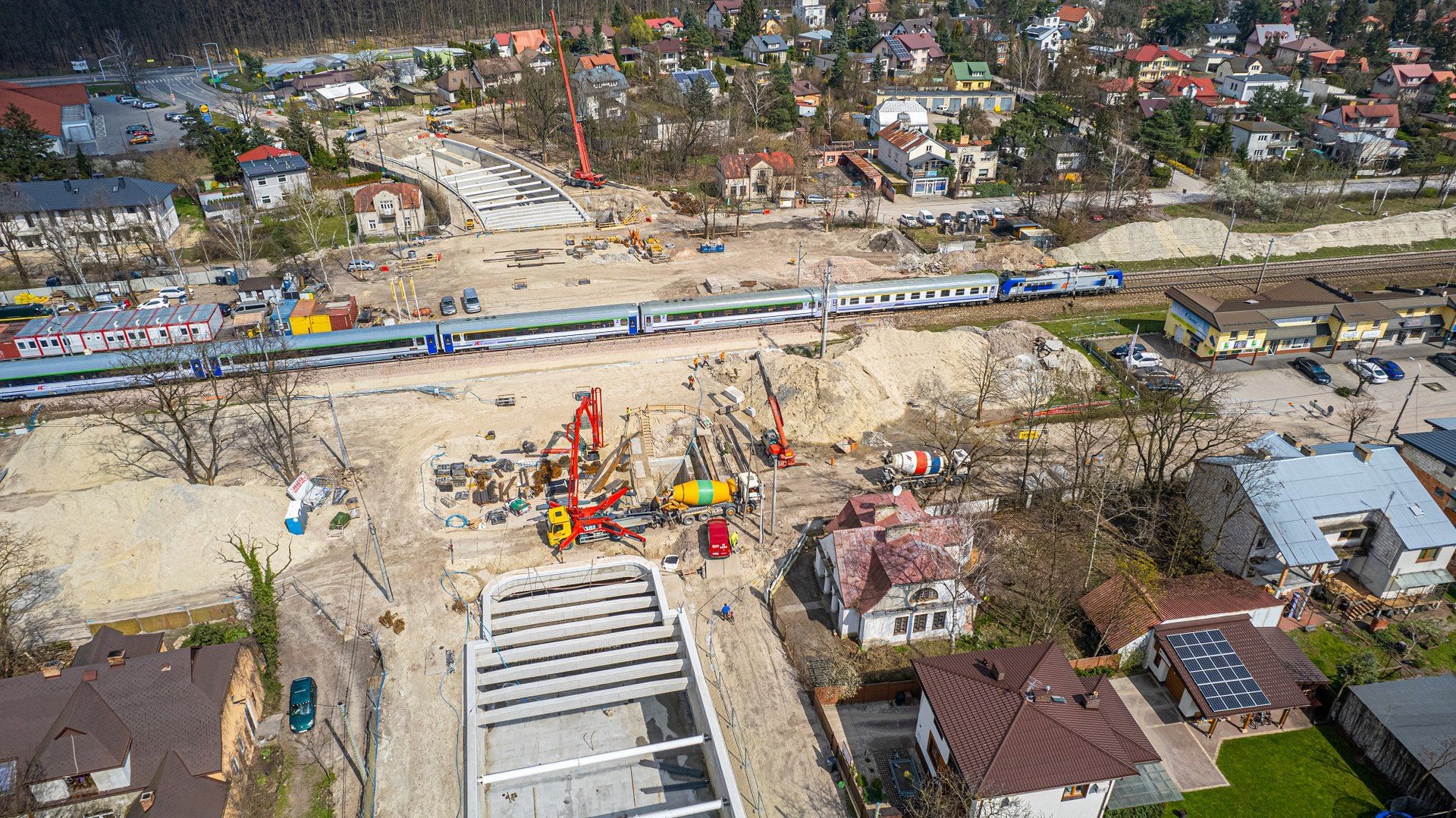 Gotowa jest główna konstrukcja nowego tunelu pod torami w Sulejówku 