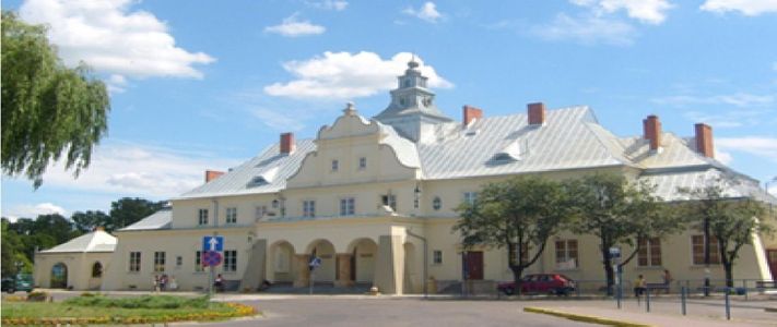 Zabytkowy dworzec kolejowy w Żyrardowie odzyska dawny blask