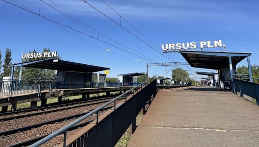 Przystanek kolejowy Warszawa Ursus Północny przechodzi kompleksową modernizację [FILM]