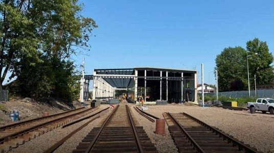 W Oświęcimiu powstaje zaplecze techniczne Kolei Małopolskich do kompleksowej obsługi taboru kolejowego [ZDJĘCIA]