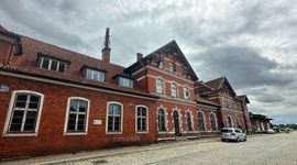 Zabytkowy dworzec kolejowy w Wałczu przejdzie remont i modernizację