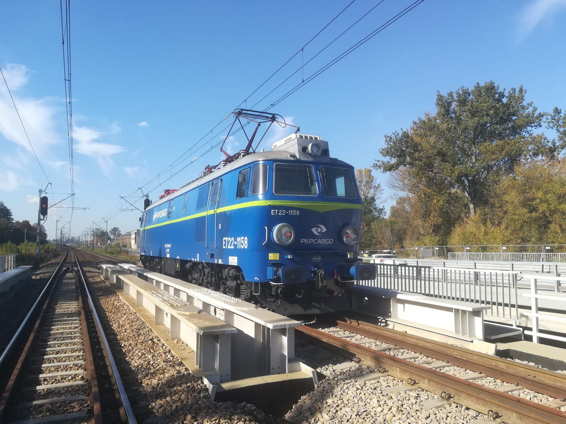 Pociągi jeżdżą już po dwóch torach na nowym moście na szlaku Częstochowa Gnaszyn – Częstochowa Stradom