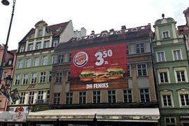 [Wrocław] Food trucki – tak, nagabywaczki – nie. Zmienią się przepisy o parku kulturowym