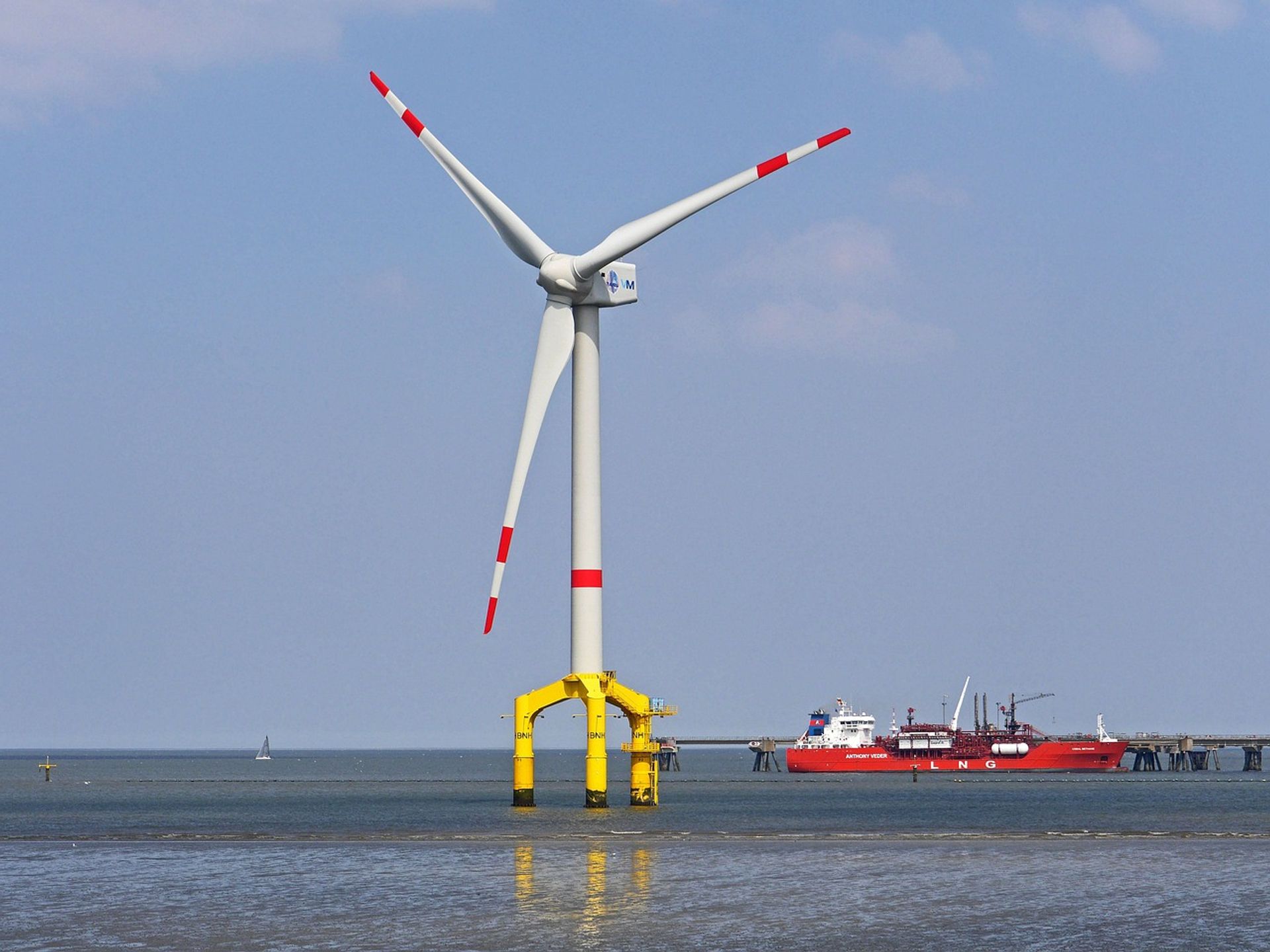 PGE i GE przetestują produkcję zielonego wodoru z morskiej turbiny wiatrowej