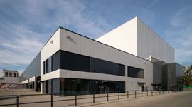 Poznań: Kompania Piwowarska zainwestowała 230 mln złotych w nowoczesny model łańcucha dostaw. W poznańskim browarze firmy został oddany do użytku zautomatyzowany magazyn wysokiego składowania [FILM]