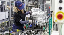 Toyota rozpoczyna produkcję przekładni hybrydowych w fabryce w Wałbrzychu