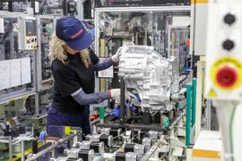 Toyota rozpoczyna produkcję przekładni hybrydowych w fabryce w Wałbrzychu