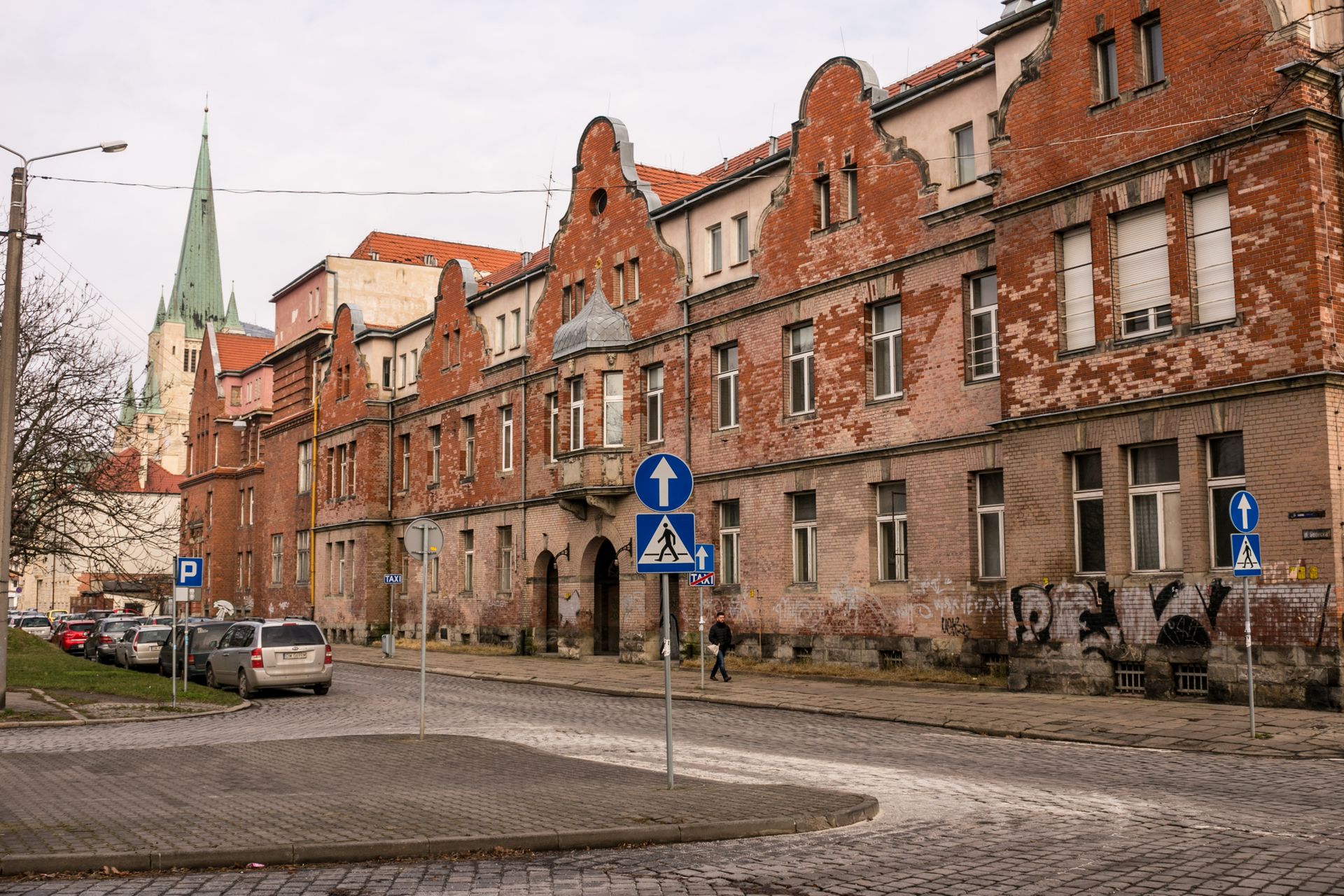Wrocław: W dawnym szpitalu przy alei Wiśniowej powstaną mieszkania i obiekty usługowe 