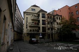 [Wrocław] Uczelnie sprzedają swoje hotele. Śladem AWF-u idzie Uniwersytet Wrocławski