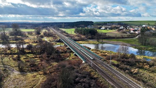PKP PLK kontynuują modernizację najważniejszej linii kolejowej w woj. świętokrzyskim 