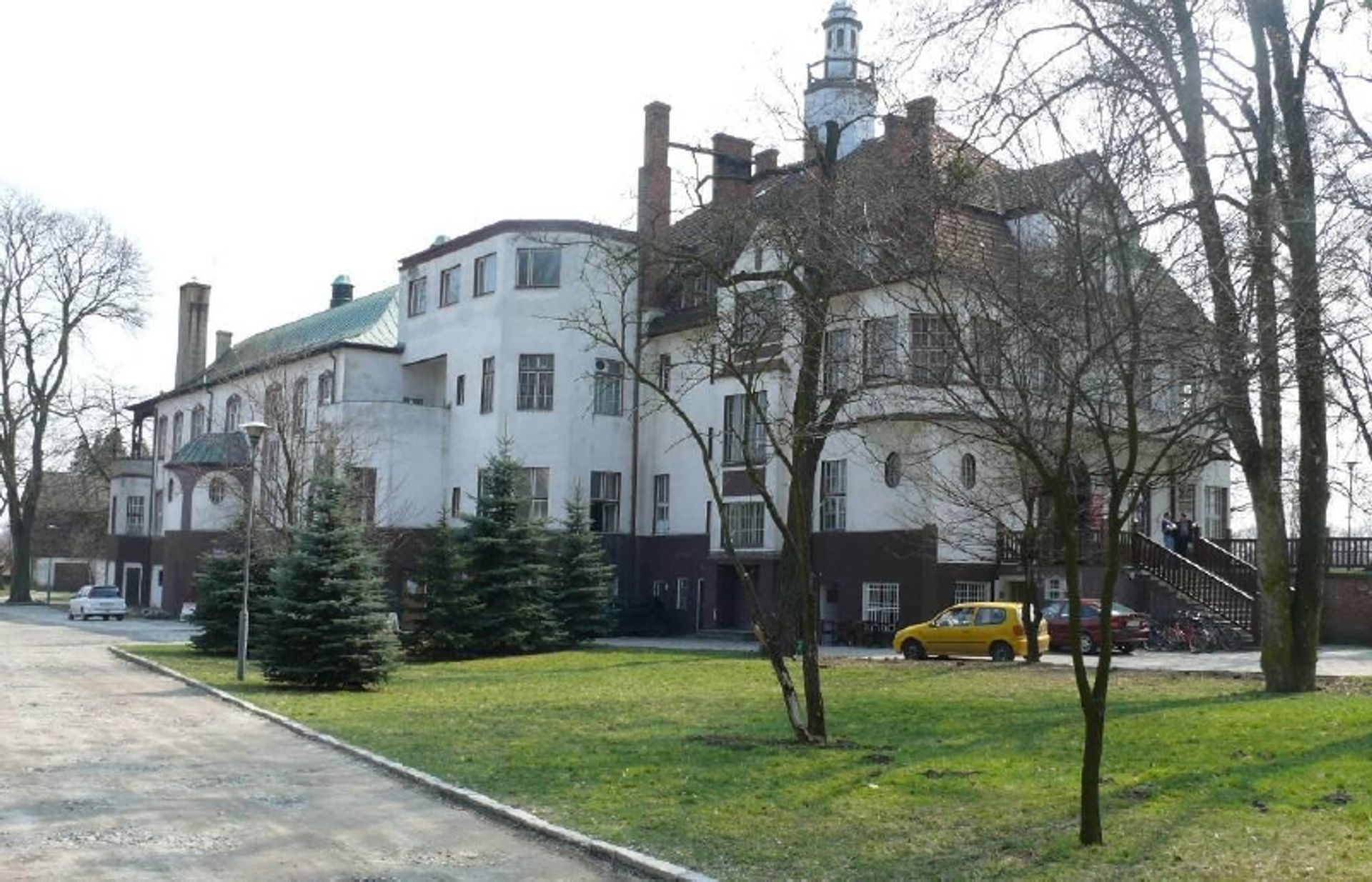  Zameczek, pałac i ośrodek wypoczynkowy. Wrocławskie uczelnie sprzedają nieruchomości