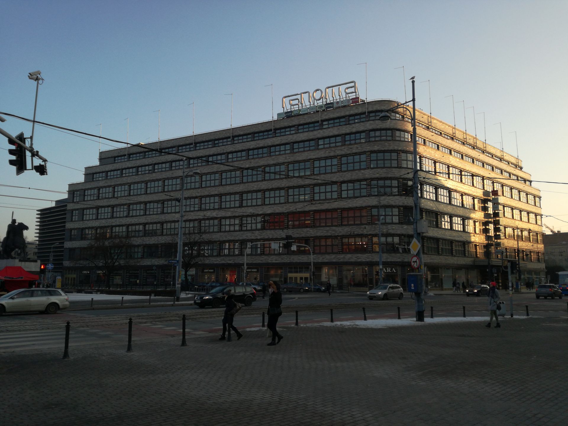 Dom Handlowy Renoma we Wrocławiu przechodzi modernizację. Będzie więcej biur a mniej sklepów 