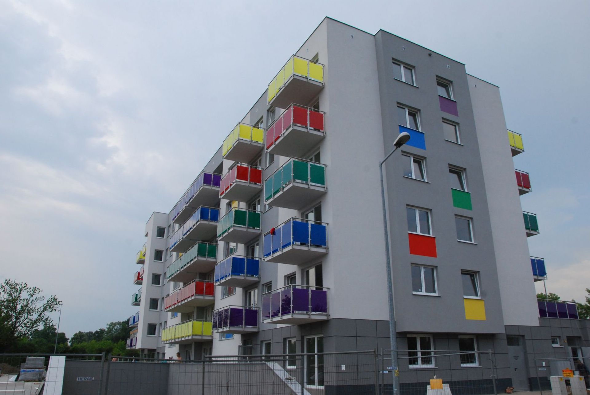  Kolejne gotowe mieszkania na Krzykach. Budotex kończy budowę Tęczowego Raju.