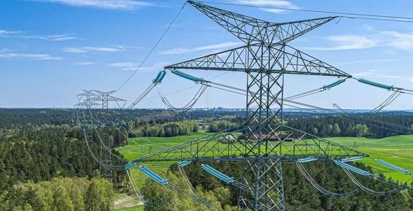 I etap budowy linii 400 kV Choczewo – Gdańsk Przyjaźń gotowy. Wyprowadzi moc z morskich farm wiatrowych na Bałtyku