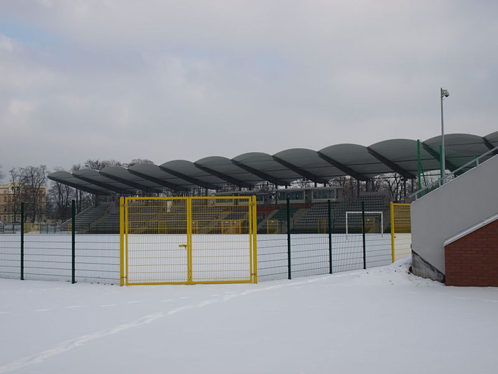  Stadion Miejski w Legnicy będzie miał podgrzewaną murawę i zadaszone trybuny