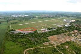 Legnica: Działka inwestycyjna na byłym lotnisku poradzieckim z tytułem "Grunt na medal 2018"