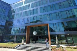 Niedawno wybudowany biurowiec w Krakowie ma zostać wyburzony. Co powstanie w tym miejscu?