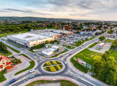 Handel przyciągnął jedną trzecią inwestycji. Rozwija się przede wszystkim w małych miastach