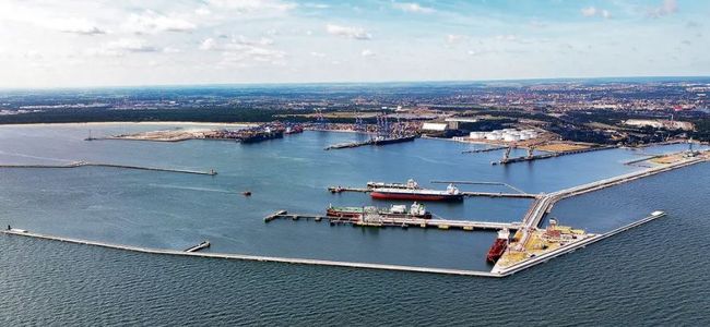 Port Gdańsk, największy port morski w Polsce inwestuje. Umacnia bezpieczeństwo energetyczne Polski i regionu Morza Bałtyckiego
