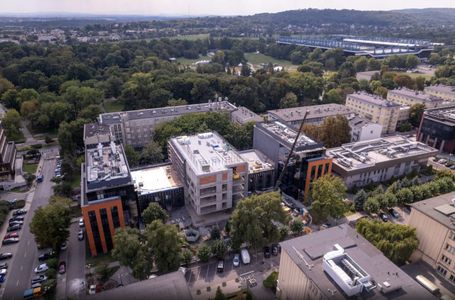 AGH w Krakowie inwestuje w przyszłość. Budynek S-1 stanie się centrum badań i edukacji [ZDJĘCIA]