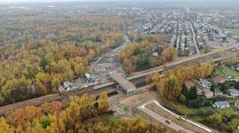 Przybywa bezkolizyjnych skrzyżowań na Rail Baltica. W Kobyłce kolejny etap prac [ZDJĘCIA]