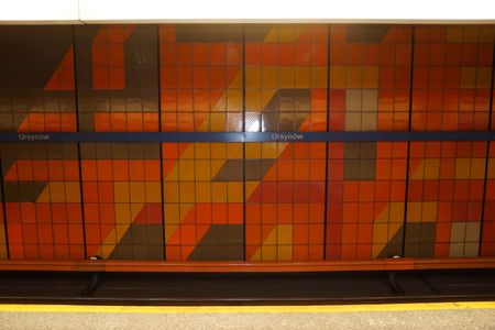 Mozaiki na stacjach metra Ursynów i Służew w rejestrze zabytków [ZDJĘCIA]