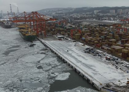 Port Gdynia: Strategiczna inwestycja oddana do użytku. Infrastruktura gotowa na 400-metrowe kontenerowce