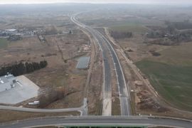 Postępują prace na budowie odcinka drogi S6 – obwodnicy Koszalina i Sianowa [FILMY]