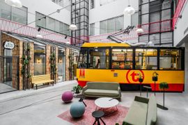 Rynek biurowy w Polsce przechodzi dziś wyraźną transformację. Mniej metrów, więcej jakości