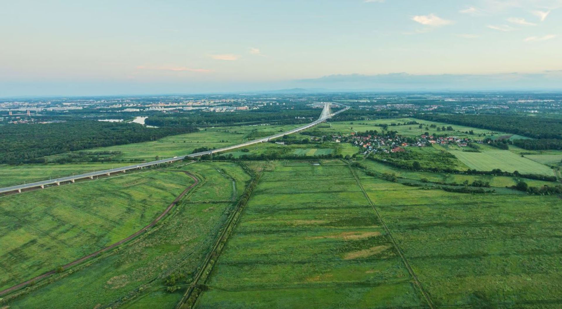 Nowe życie Pól Osobowickich we Wrocławiu. Od dawnej oczyszczalni do ptasiego rezerwatu 
