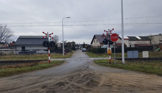 Będzie bezpieczniej na przejazdach kolejowo-drogowych w Wielkopolsce