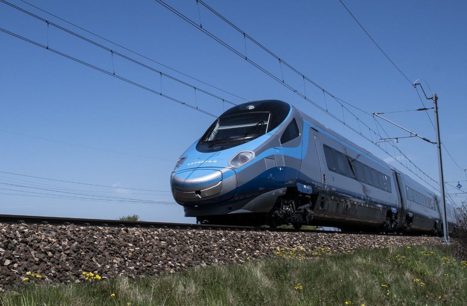 Coraz bliżej regularnych przejazdów koleją z prędkością 250 km/h między Warszawą a Katowicami i Krakowem
