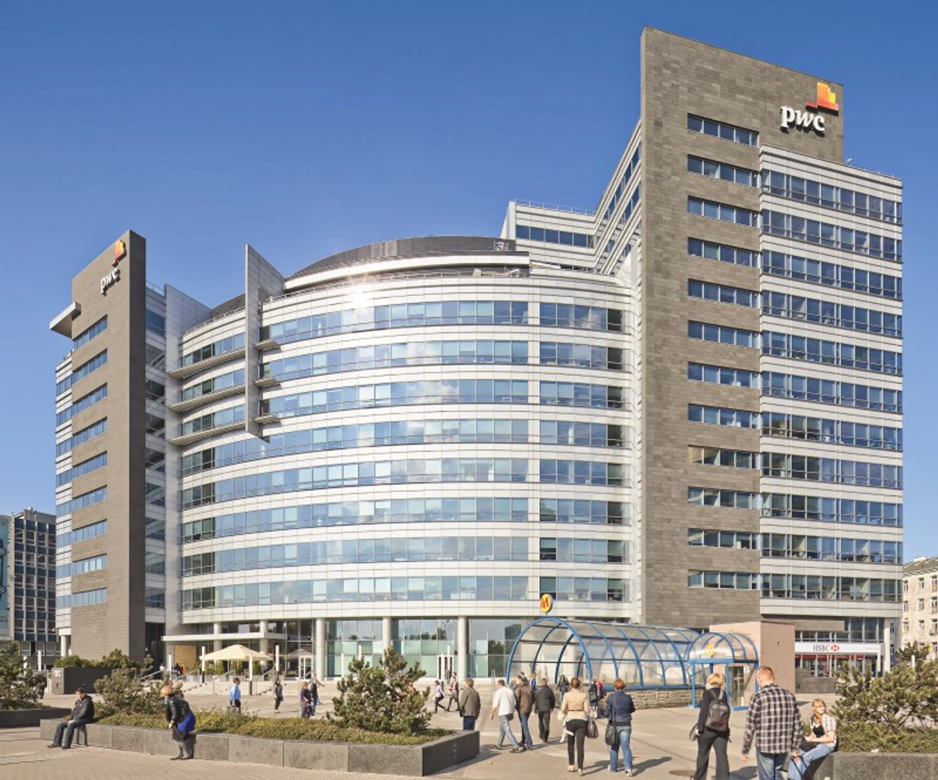  Deka Immobilien GmbH przejmuje warszawski biurowiec International Business Centre