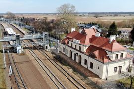 Będzie połączenie kolejowe Warszawy z lotniskiem w Modlinie