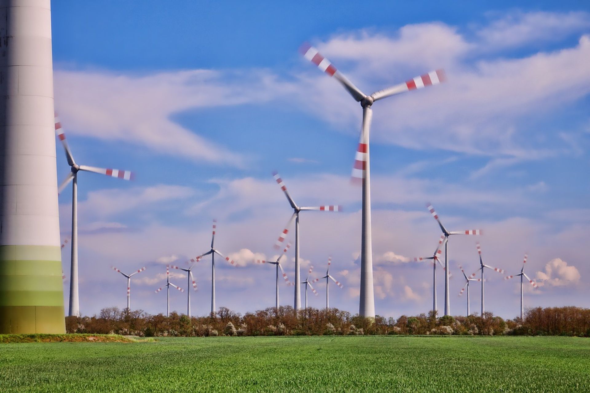 Grupa ORLEN sfinalizowała zakup farm wiatrowych Ujazd, Dobrzyca oraz Dominowo, o łącznej mocy ponad 140 MW