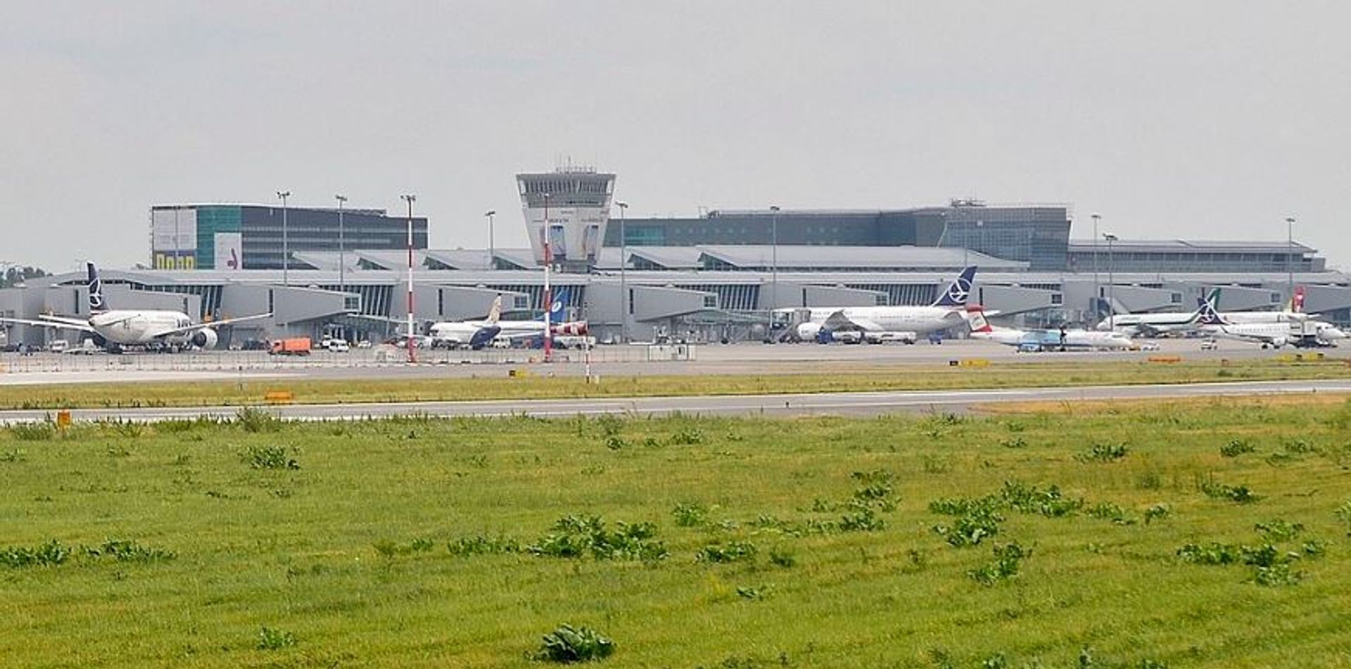 Ważna inwestycja w stolicy. Powstanie nowa wieża kontroli ruchu lotniczego TWR Warszawa