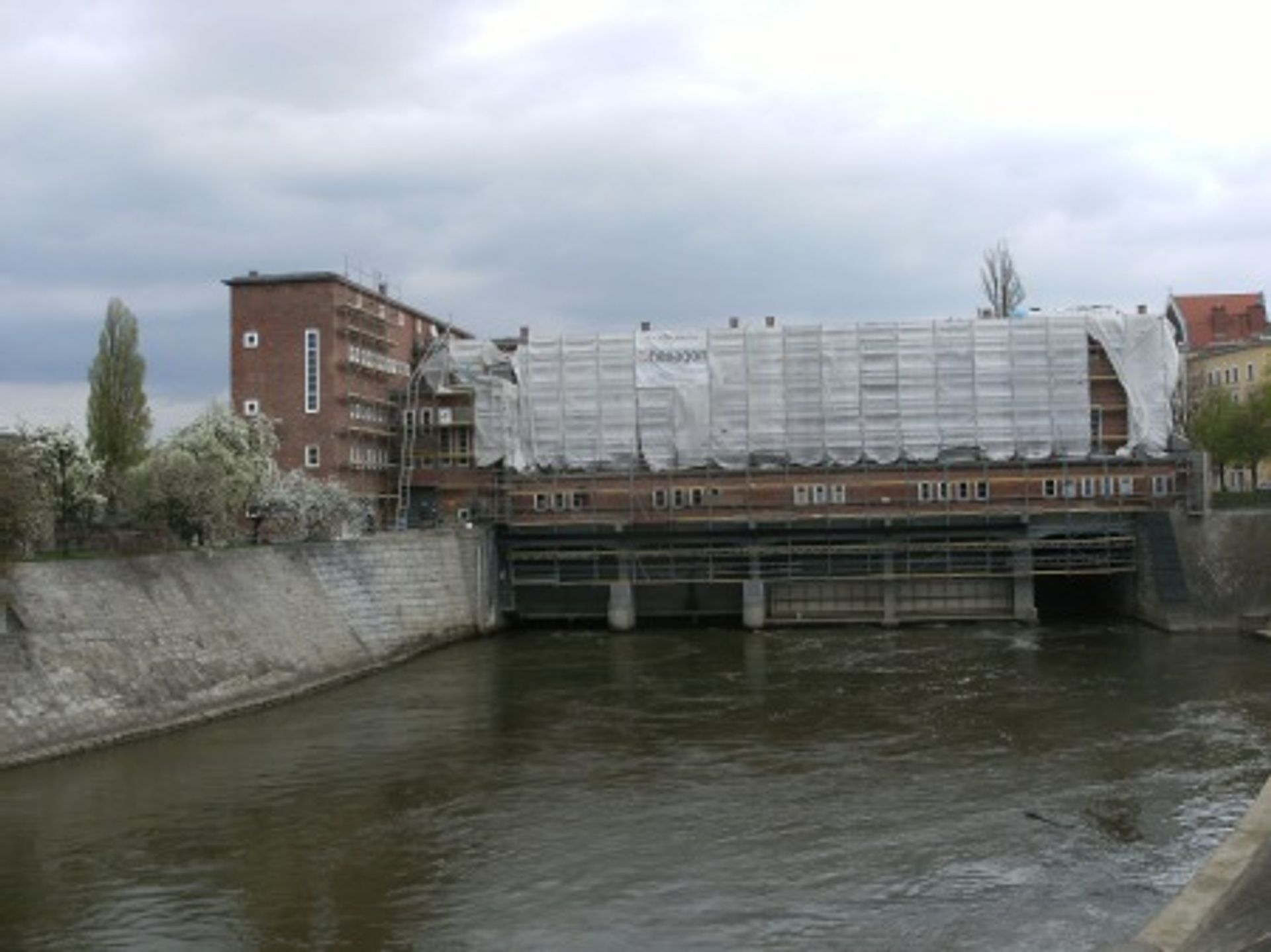  Trwa renowacja wrocławskich elektrowni wodnych