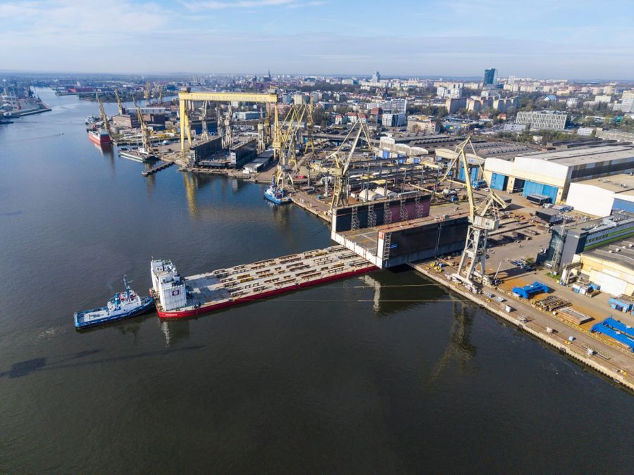 W Szczecinie powstaje największy dok pływający na Morzu Bałtyckim [ZDJĘCIA]