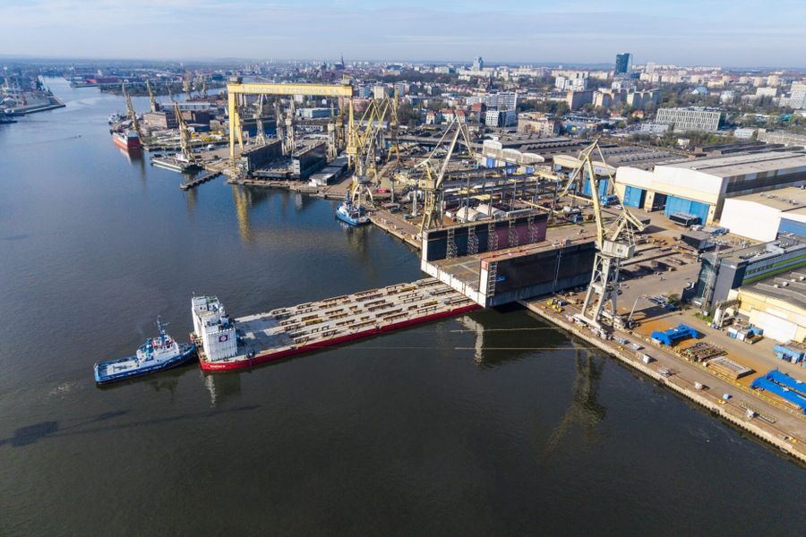 W Szczecinie powstaje największy dok pływający na Morzu Bałtyckim [ZDJĘCIA]