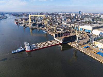 W Szczecinie powstaje największy dok pływający na Morzu Bałtyckim [ZDJĘCIA]