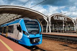 Umowy na dofinansowanie zakupu pociągów dla Kolei Śląskich podpisane