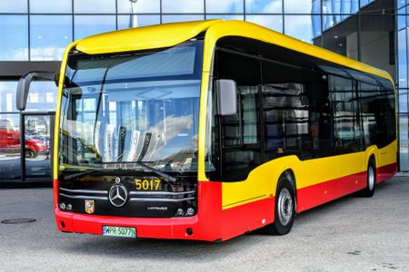 Wrocław szykuje największą wymianę taboru w historii. 228 nowych autobusów już powstaje, a miasto zamawia kolejne