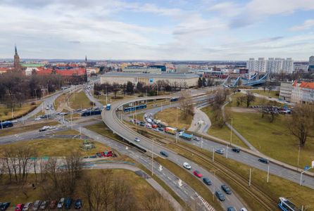Plac Społeczny: jaka przyszłość czeka wielki, pusty teren w centrum Wrocławia? [FILMY]