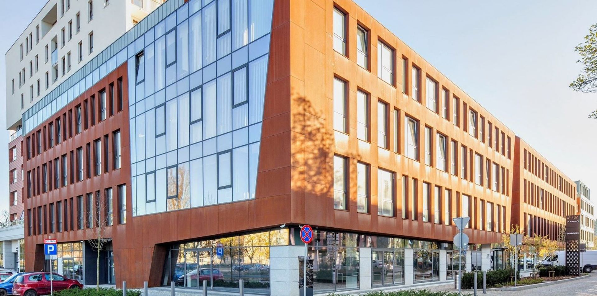 Globalne centrum usług firmy Swarovski pozostanie w biurowcu Yoko w Gdańsku