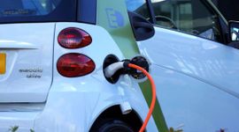 Carrefour udostępni w Polsce 170 punktów ładowania pojazdów elektrycznych