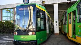 Pierwszy tramwaj z niemieckiego Bonn wyjeżdża na poznańskie torowiska [ZDJĘCIA]