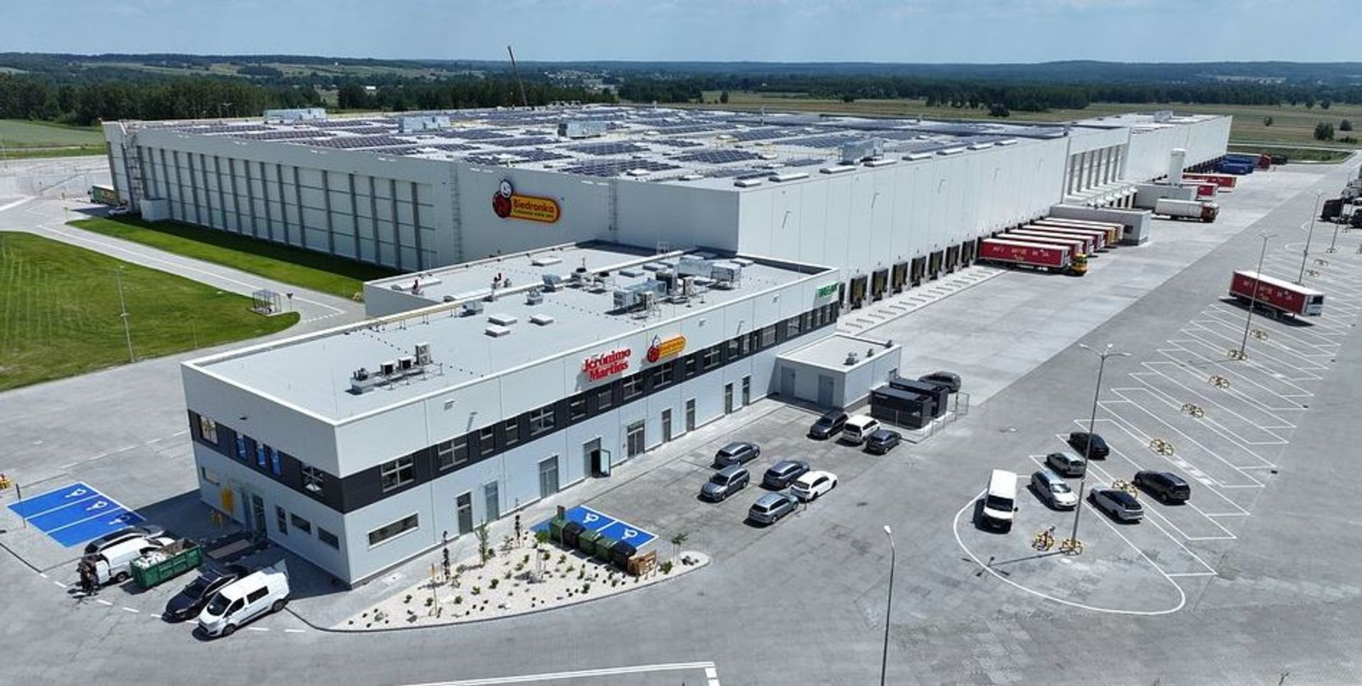 Setki nowych miejsc pracy. Na Podkarpaciu otwarto wielkie centrum dystrybucyjne Biedronki, w nowym standardzie 